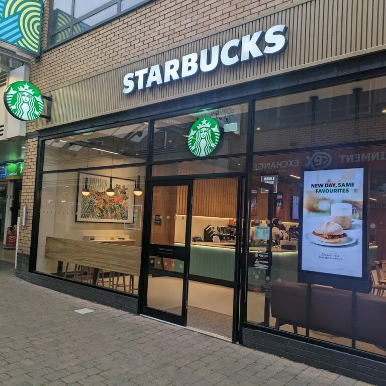 Starbucks opens its doors at Edmonton Green Edmonton Green Shopping