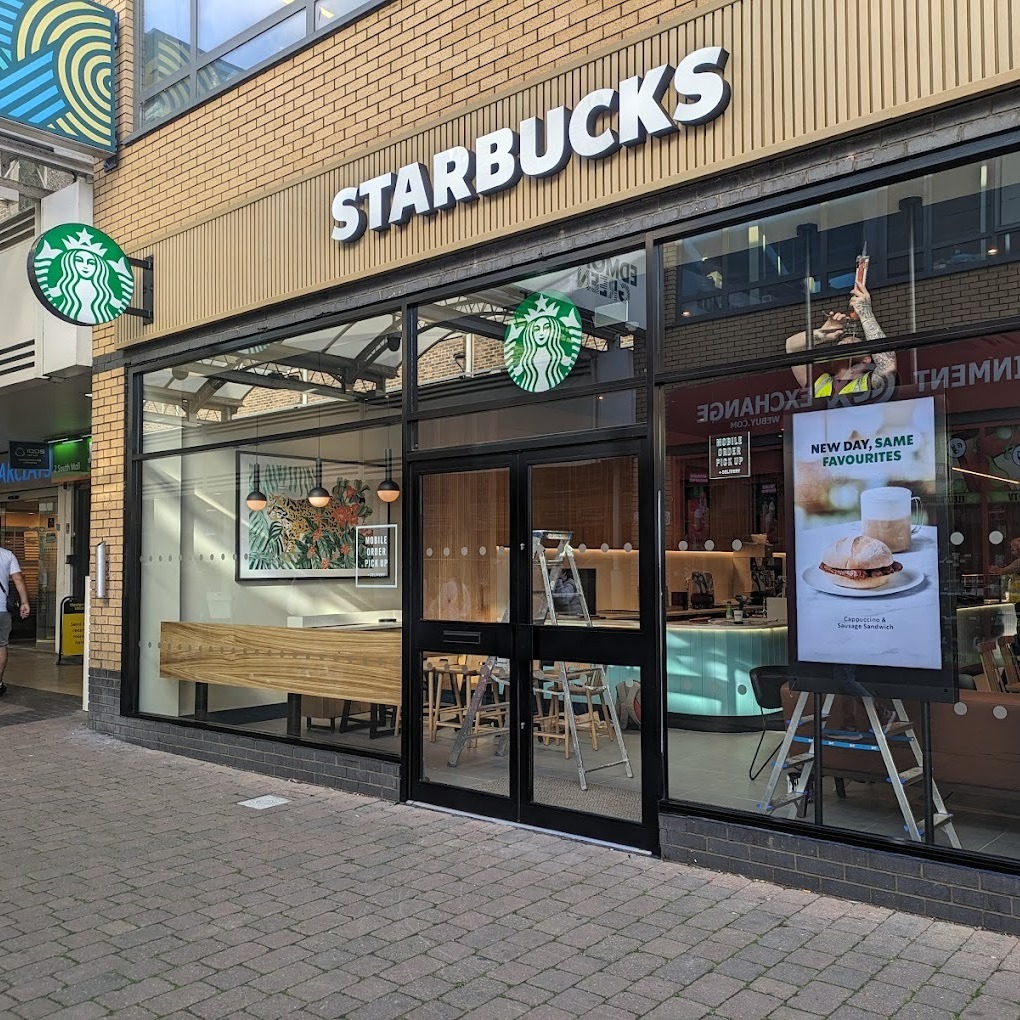 Starbucks opens its doors at Edmonton Green Edmonton Green Shopping