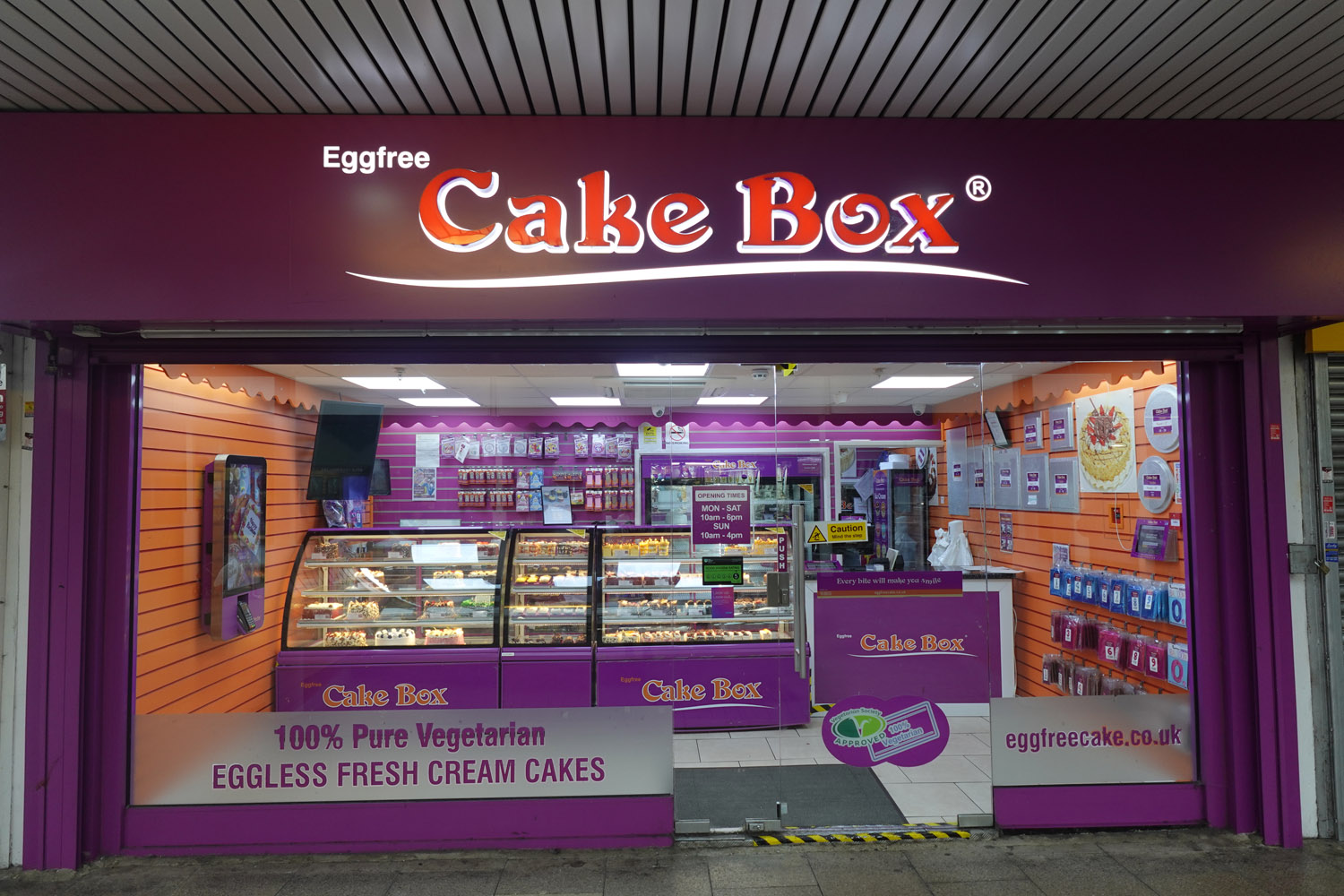 Cake Box Edmonton Green Shopping Centre
